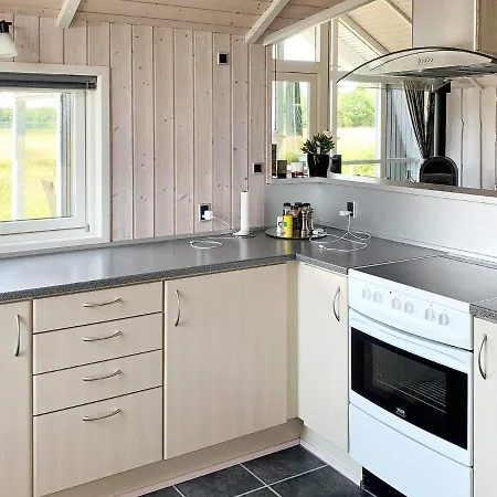 6 Person In Ansager-by Traum