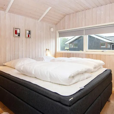 6 Person In Ansager-by Traum *