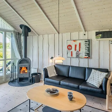 6 Person In Ansager-by Traum *