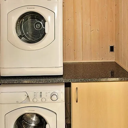 6 Person In Ansager-by Traum *