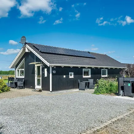 6 Person In Ansager-by Traum Nyaraló