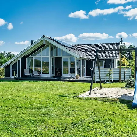 6 Person In Ansager-by Traum Nyaraló Ansager