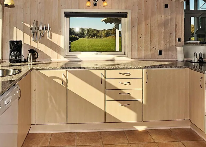 6 Person In Ansager-by Traum *