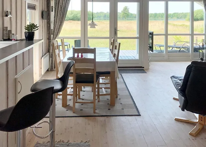 6 Person In Ansager-by Traum * Ansager